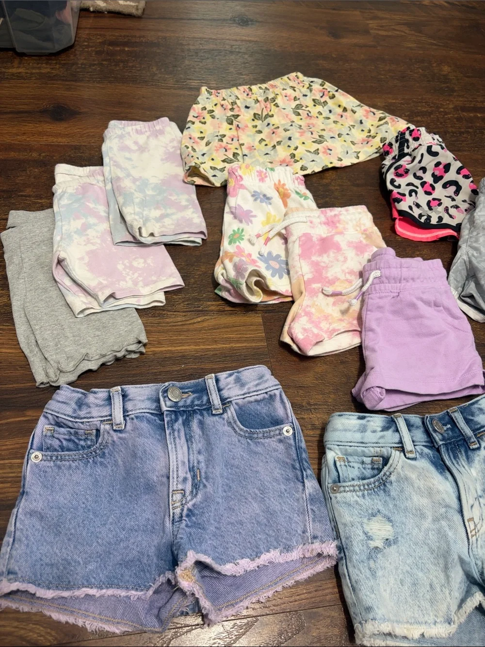 Girls 3T shorts LOT (Nike, UA, cat and jack, old navy)